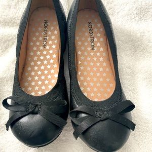 Nordstrom Girls Size 12 Black Ballet Flat with Bow Accent